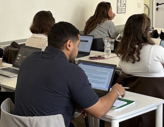 Photo d'un étudiant en cours